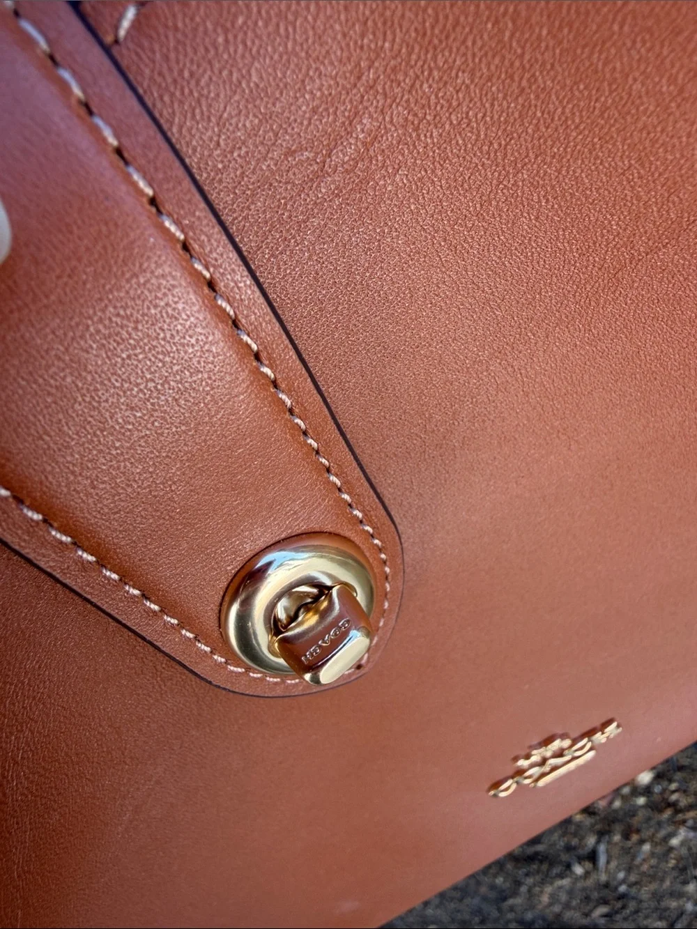 Coach Hadley Convertible Crossbody Bag.❤️